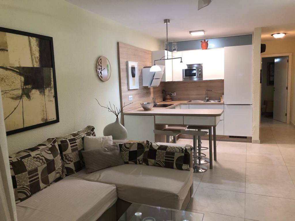 Apartamento Las Vistas Beach - Tenerife Royal Gardens Плая-де-лас-Америкас Экстерьер фото