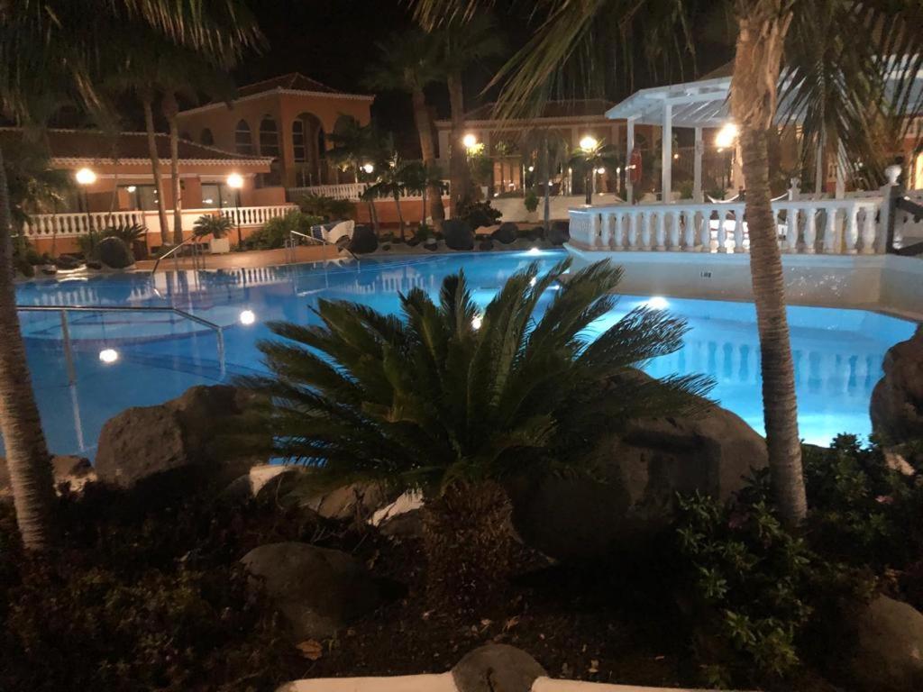 Apartamento Las Vistas Beach - Tenerife Royal Gardens Плая-де-лас-Америкас Экстерьер фото